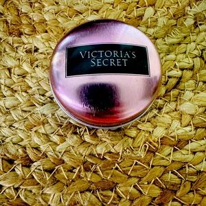 New unused Victoria Secret Strawberry Fizz lip scrub